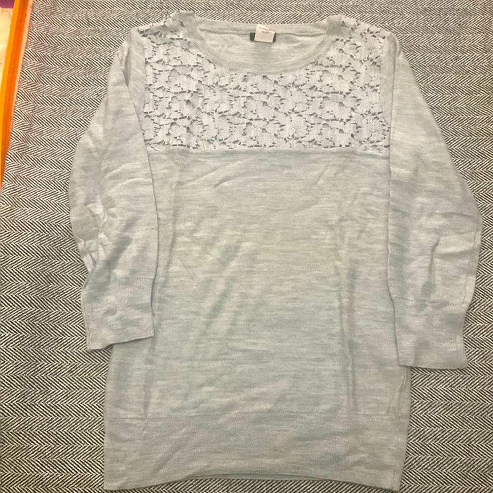 Gentle used J.Crew pointelle sweater. Size:XS Color Grey. 100% merino wool